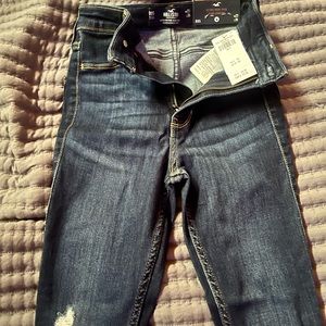 Hollister ultra high rise jean legging Size 00S. NWT